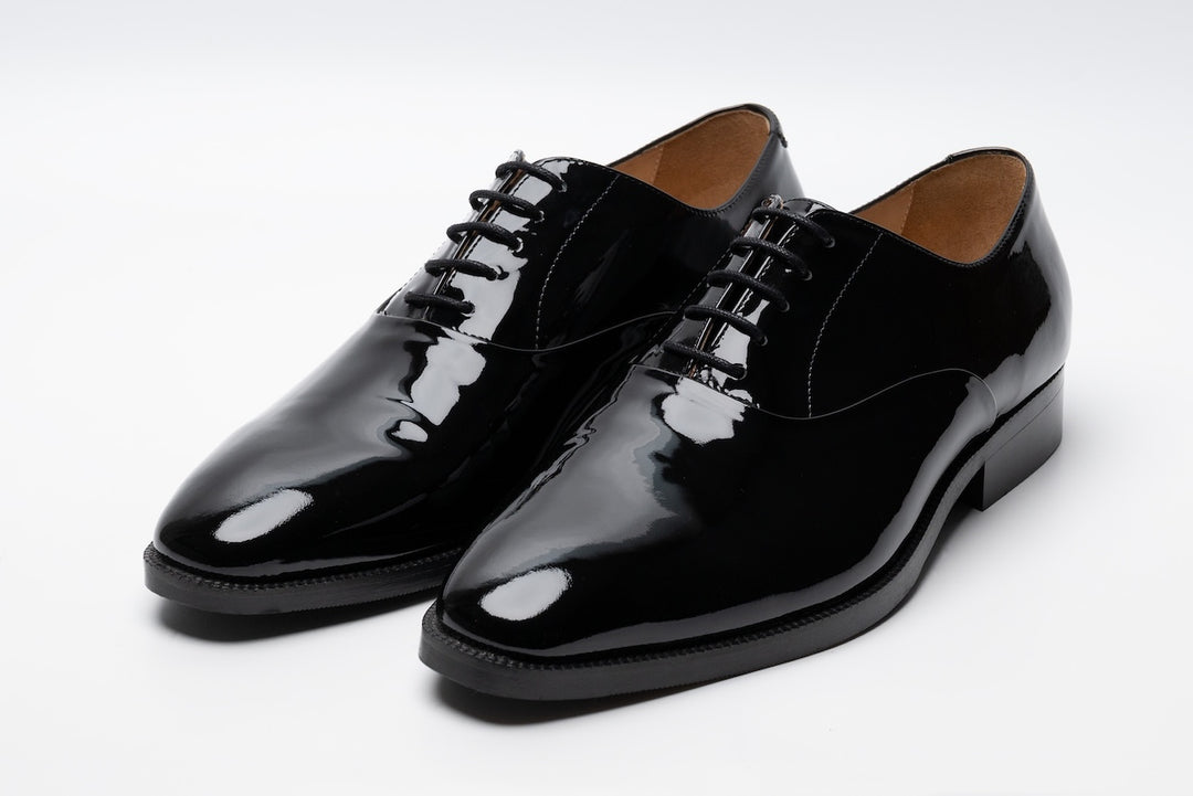 Plain Toe Oxford in Patent Black leather - side profile