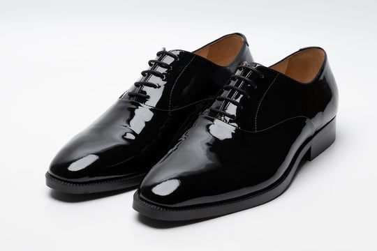 Plain Toe Oxford in Patent Black leather - side profile