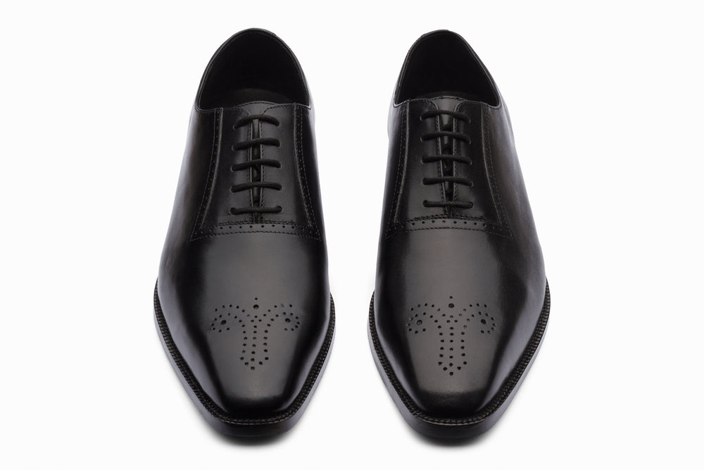 Black medallion Oxford shoes — side profile — handcrafted leather shoes India