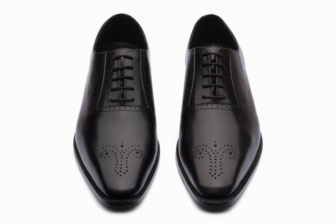 Black medallion Oxford shoes — side profile — handcrafted leather shoes India