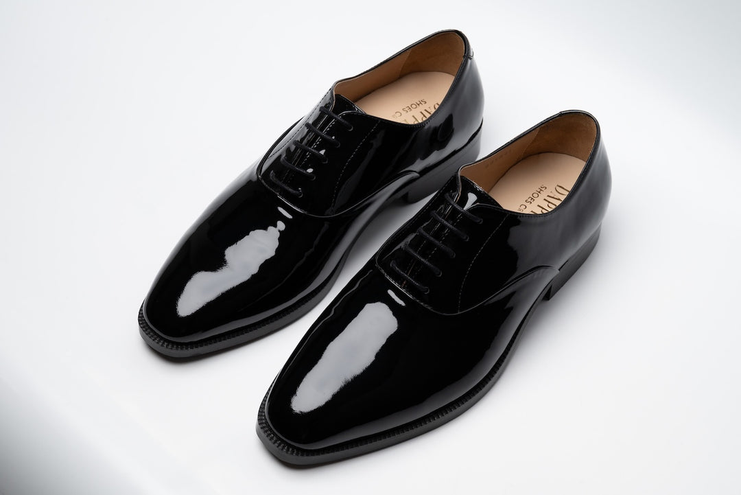 Plain Toe Oxford in Patent Black leather - angled view